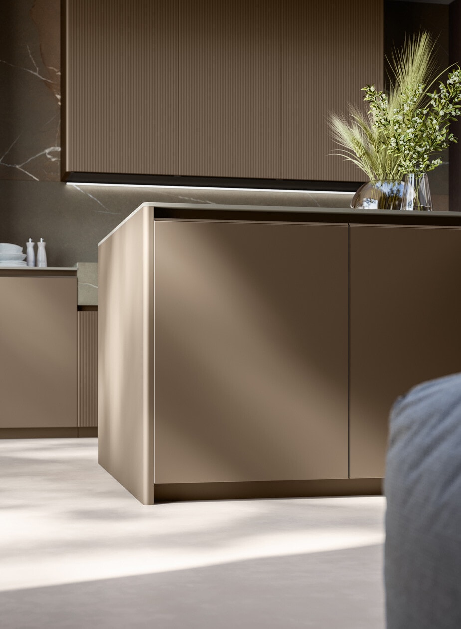 Kitchen with lacquered doors