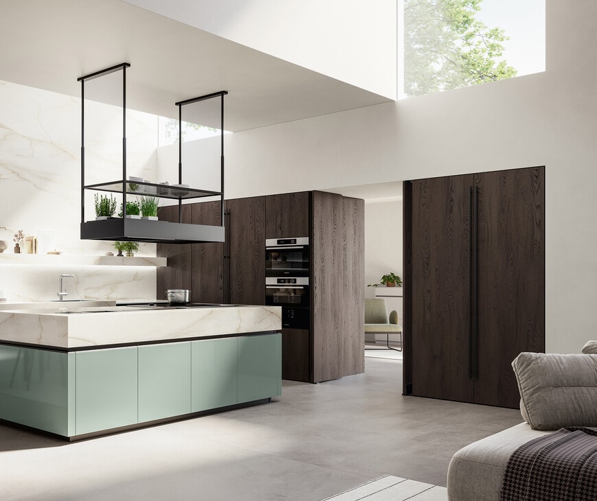 Open-plan Cucina kitchen flowing into a lounge area